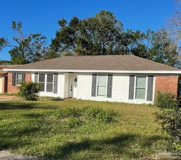 3962 Elmcrest Dr, Pensacola, FL 32526