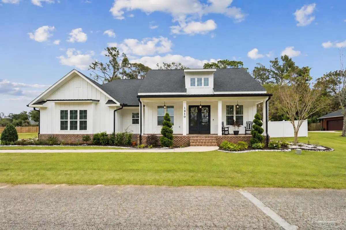 1410 Kingslake Dr, Cantonment, FL 32533 - #1