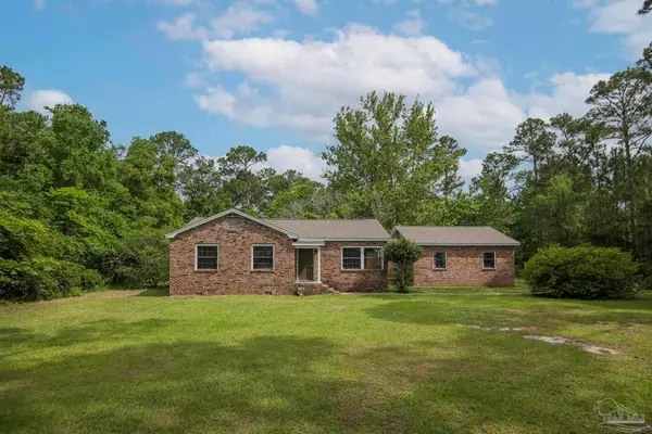 9880 N Loop Rd, Pensacola, FL 32507