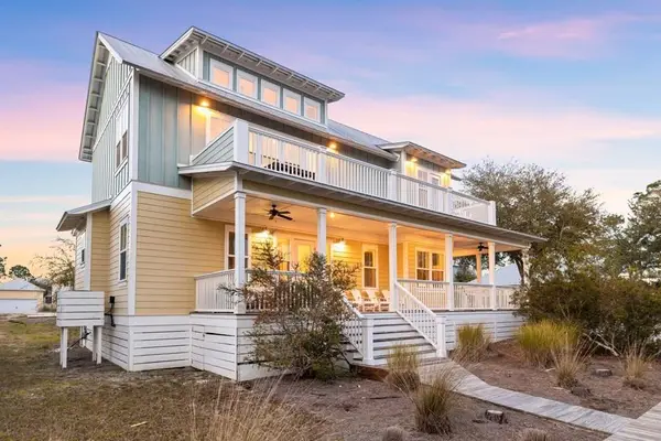 102 Goldfish Ct, Port St. Joe, FL 32456