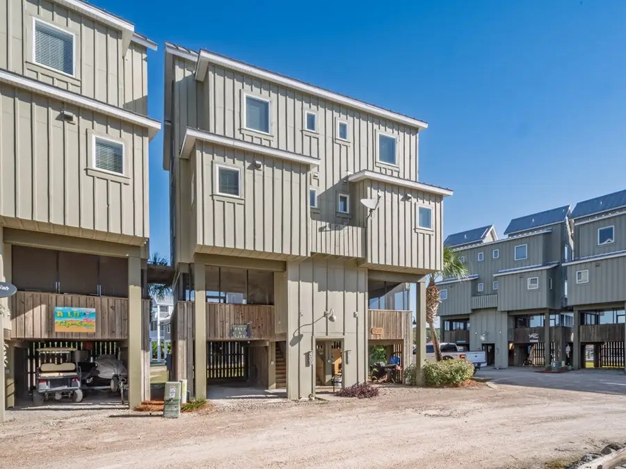 400 Pirates Landing Dr, Carrabelle, FL 32322 - Image #3