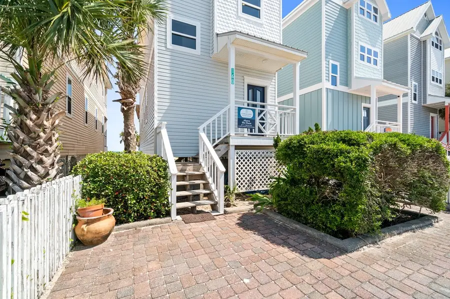 160 E Gorrie Dr, Saint George Island, FL 32328 - Image #2