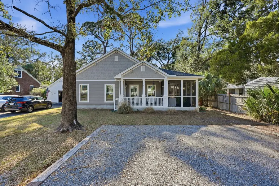 72 13th St, Apalachicola, FL 32320 - #2