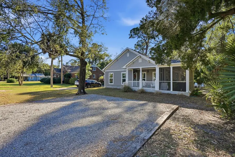72 13th St, Apalachicola, FL 32320 - #3