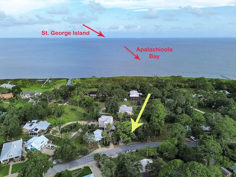 222 1/2 Ave D, Apalachicola, FL 32320 - Image #2
