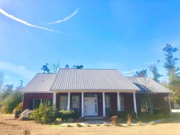 211 Highland Dr, Wewahitchka, FL 32465