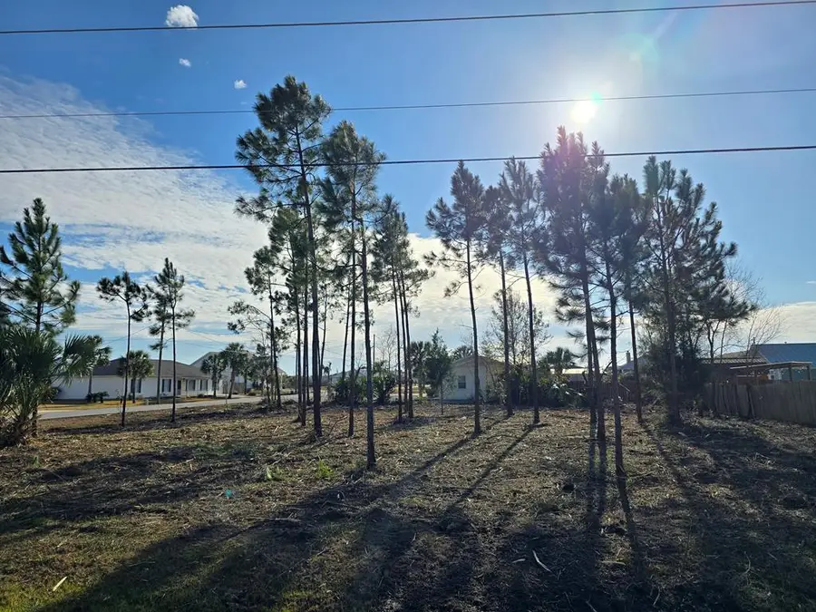 429 7th St, Mexico Beach, FL 32456 - Image #2