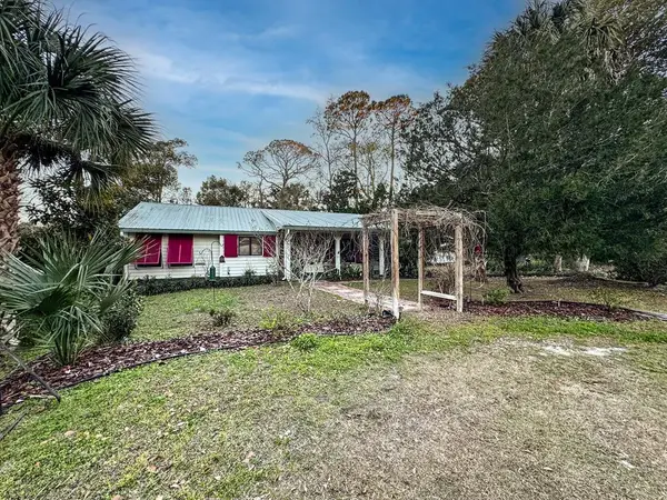 190 11th St, Apalachicola, FL 32320