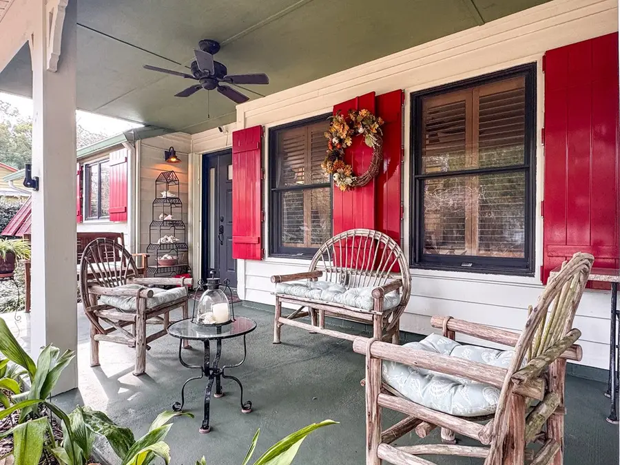 190 11th St, Apalachicola, FL 32320 - #3