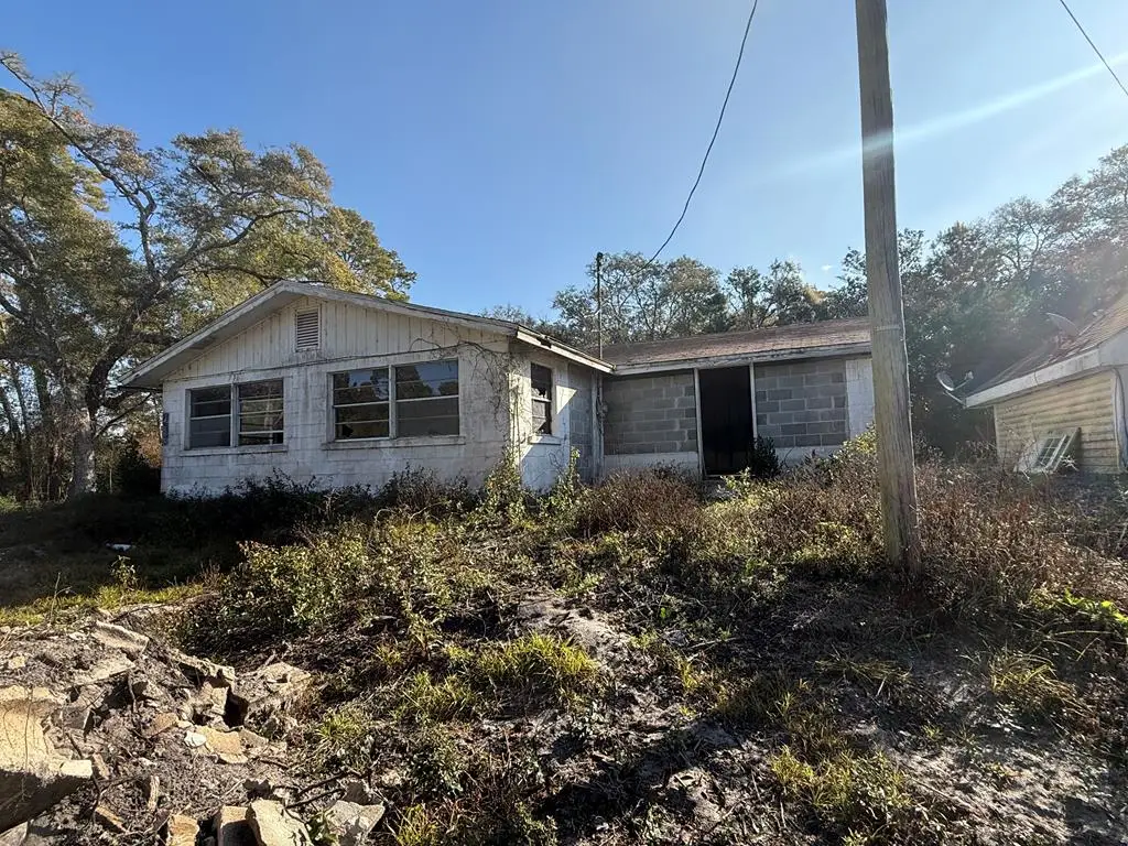 110 Se 10th St, Carrabelle, FL 32322 - Image #1