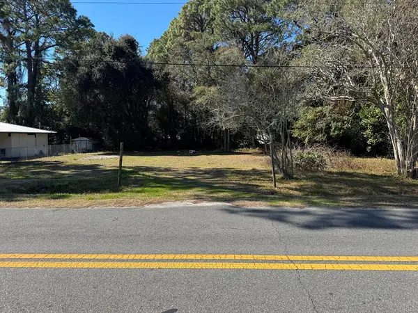 368 Old Ferry Dock Rd, Eastpoint, FL 32328