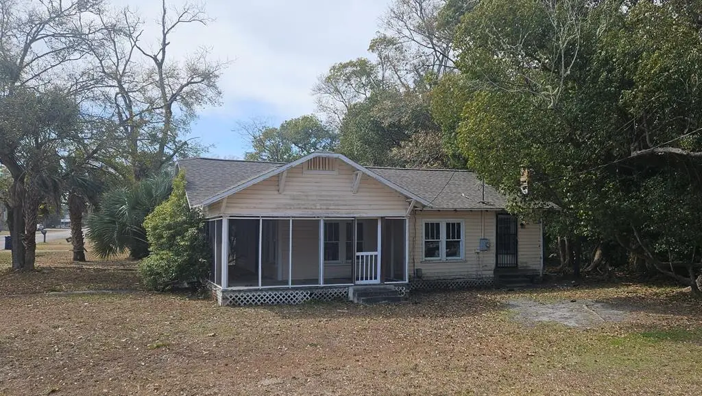 125 Ave L, Apalachicola, FL 32320 - #1