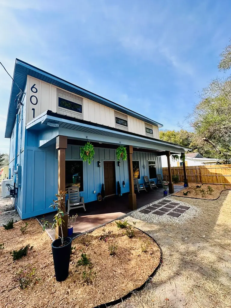 601 W 3rd St, Carrabelle, FL 32322 - #3