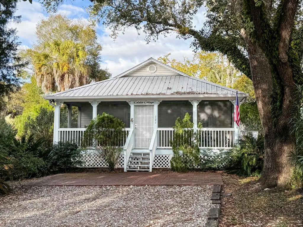 121 5th St, Apalachicola, FL 32320 - #1
