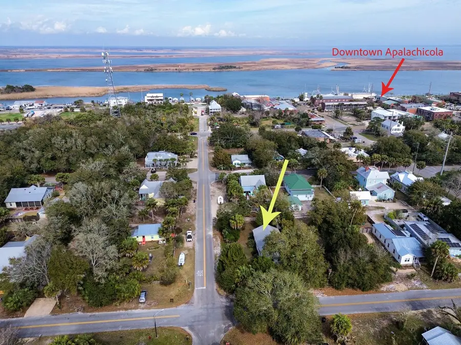 121 5th St, Apalachicola, FL 32320 - #3
