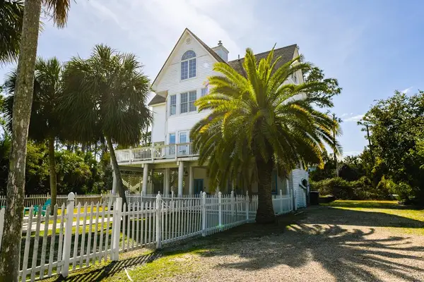 312 Land St, St. George Island, FL 32328