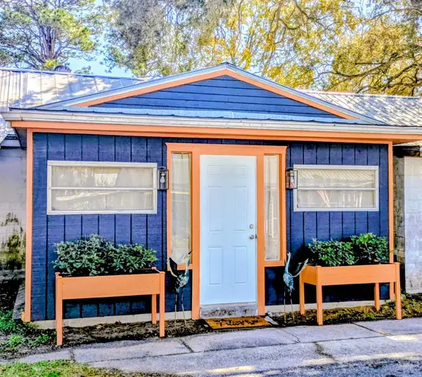 10-7 Pine St, Lanark Village, FL 32322