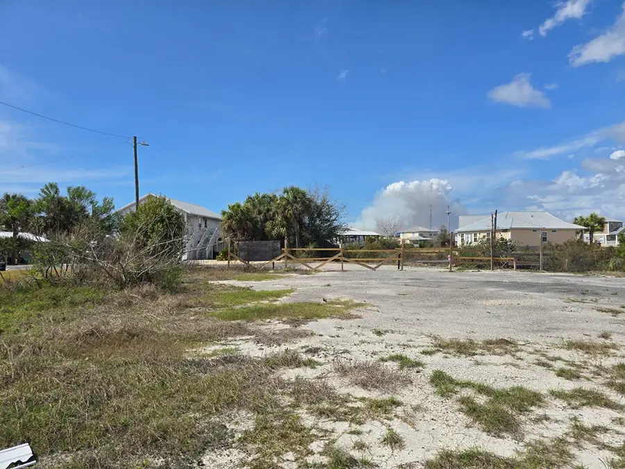 118 16th St, Mexico Beach, FL 32456 - #2