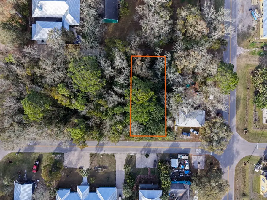 193 10th St, Apalachicola, FL 32320 - #2