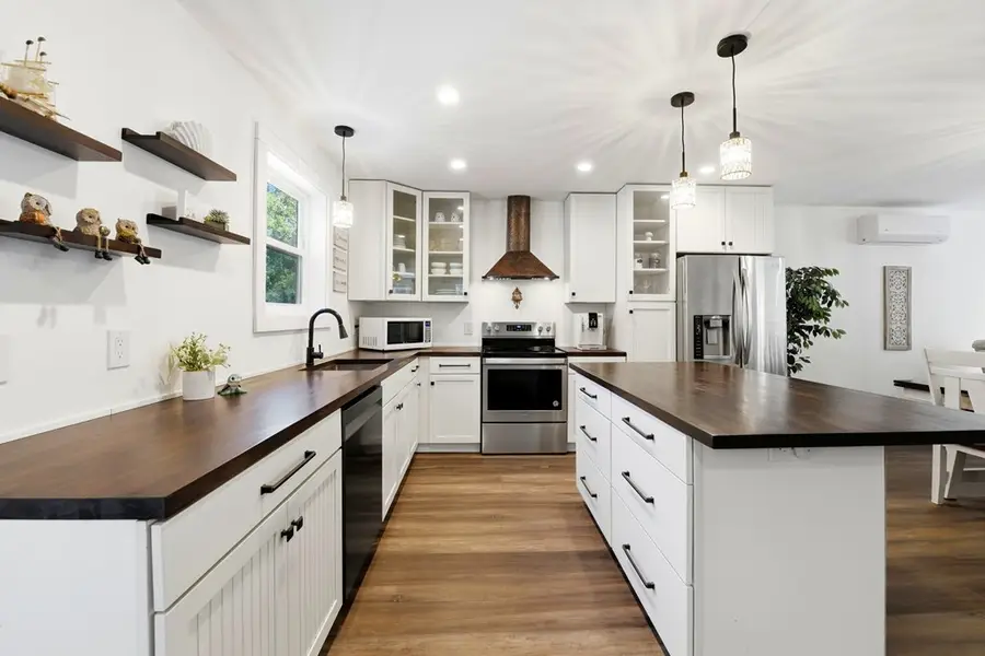 121 Cedar St, Eastpoint, FL 32328 - #3