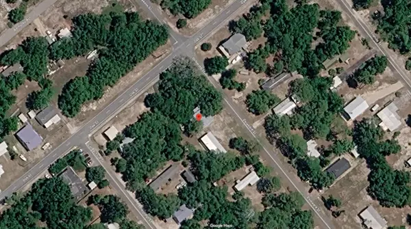 154 Delaware St, Lanark Village, FL 32323