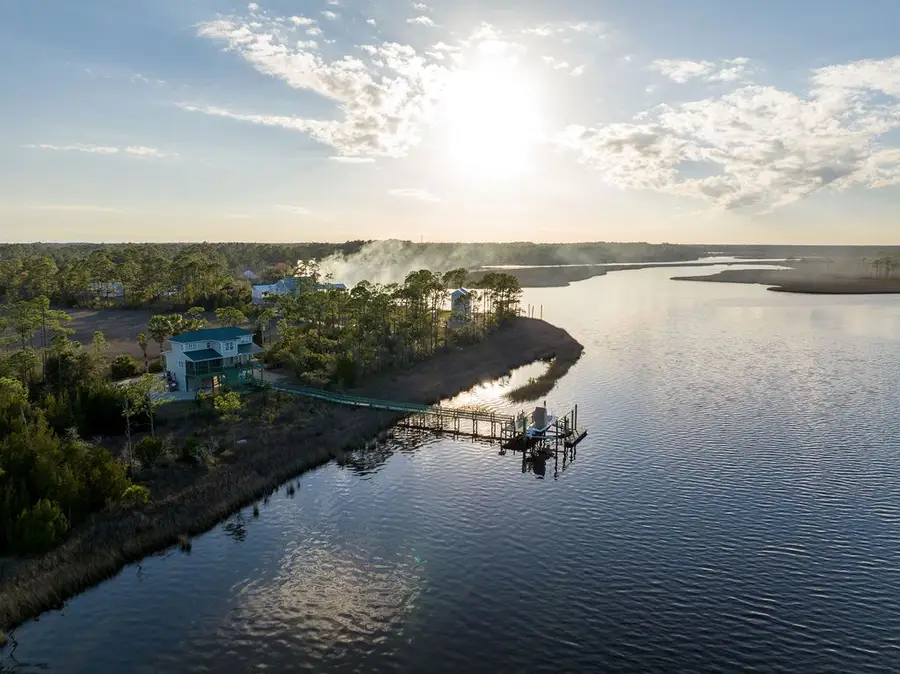 588 River Rd, Carrabelle, FL 32322 - #2