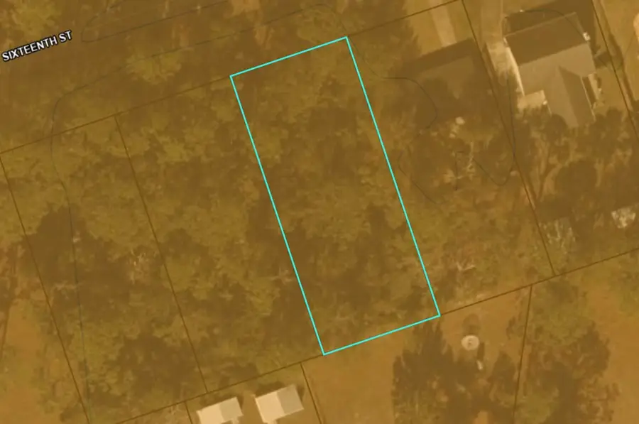 906 16th St, Port Saint Joe, FL 32456 - #2