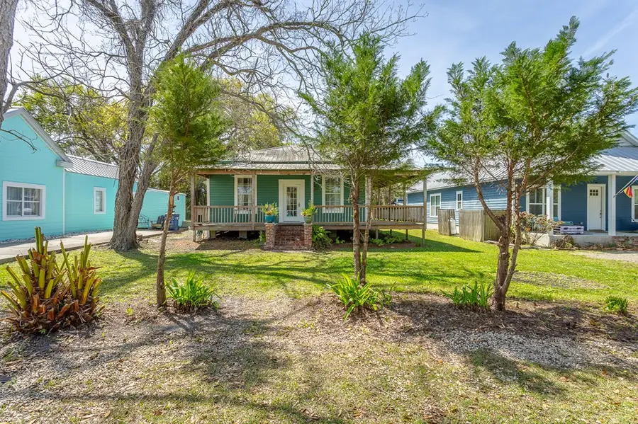 112 14th St, Apalachicola, FL 32320 - #2
