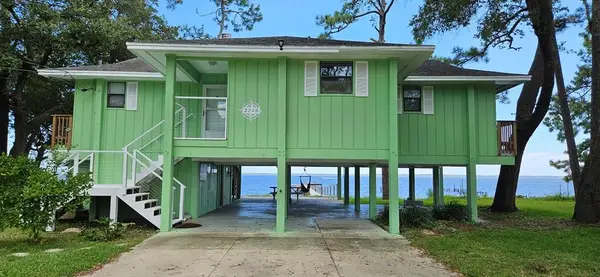 2248 Hwy 98 E, Lanark Village, FL 32322