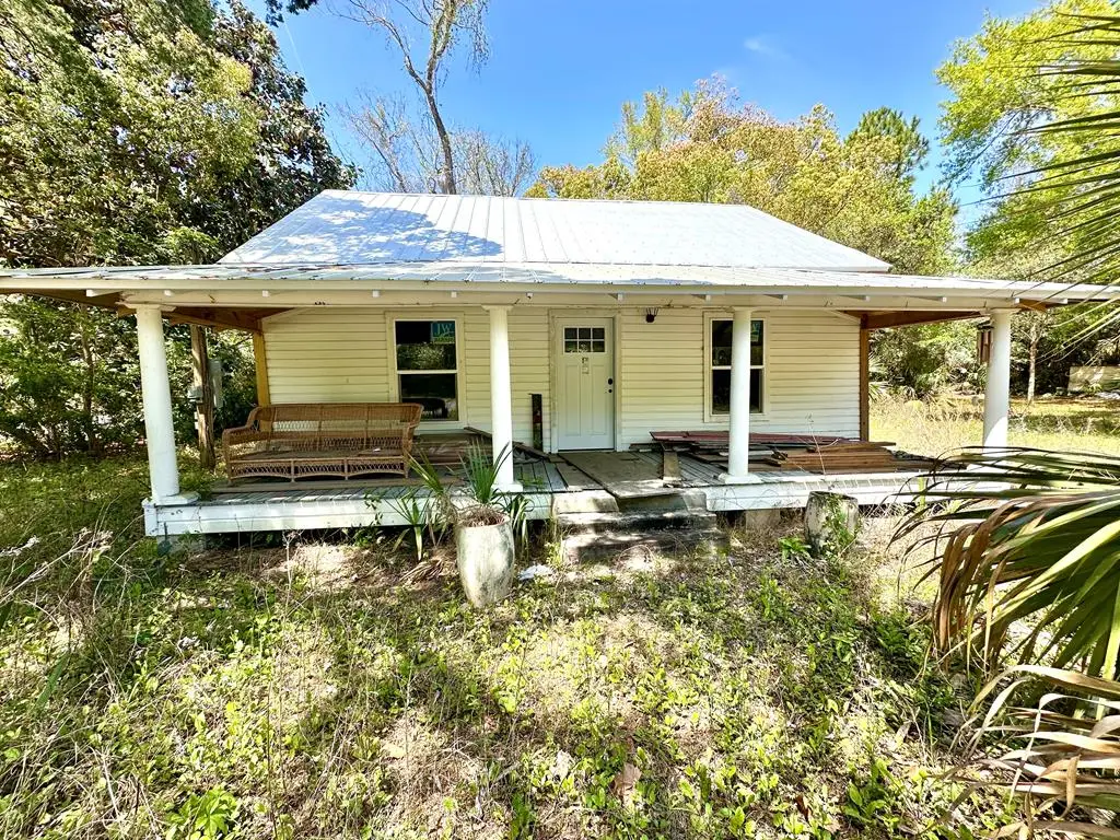 87 Martin Luther King Jr Blvd, Apalachicola, FL 32320 - #1