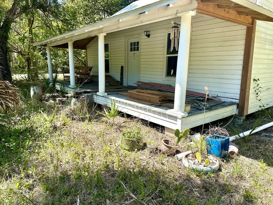 87 Martin Luther King Jr Blvd, Apalachicola, FL 32320 - #2