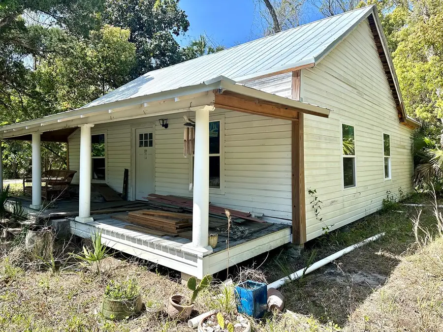 87 Martin Luther King Jr Blvd, Apalachicola, FL 32320 - #3