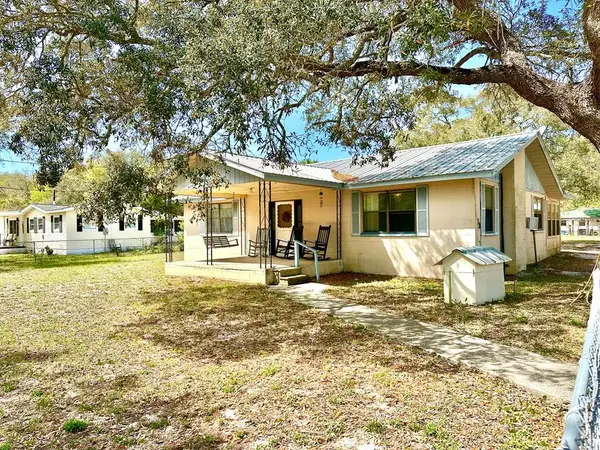 229 Power Dr, Eastpoint, FL 32328