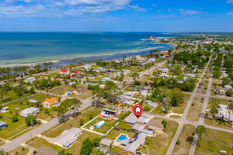 208 16th St, Port Saint Joe, FL 32456 - #2