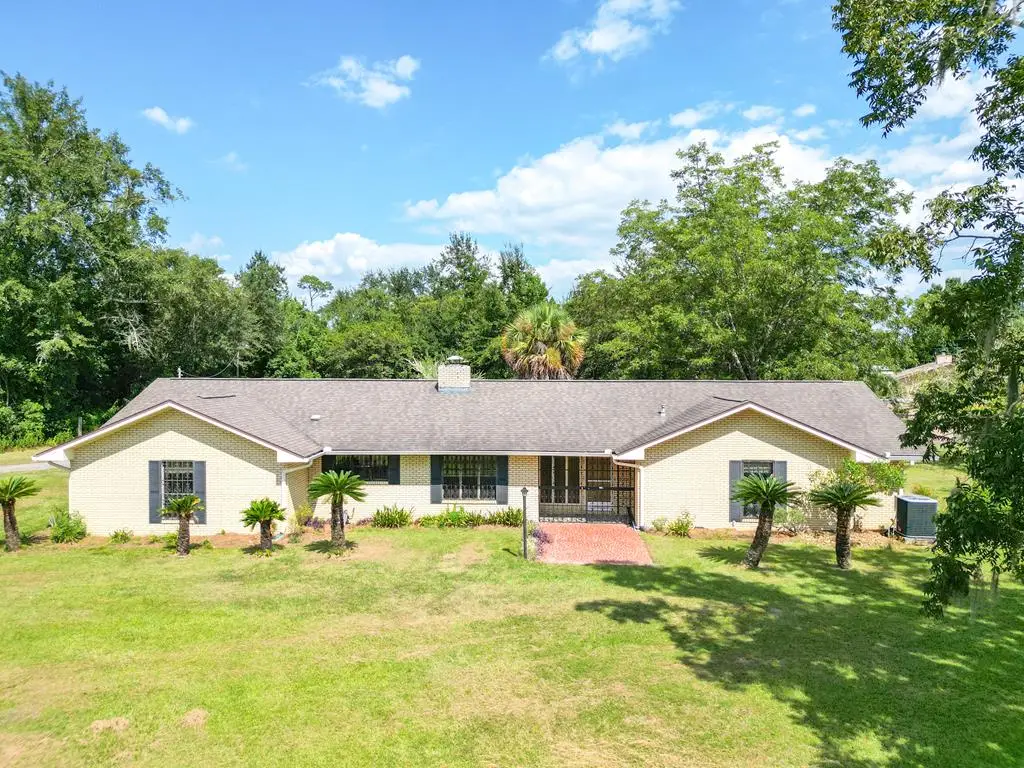 673 W River Rd, Wewahitchka, FL 32465 - #1