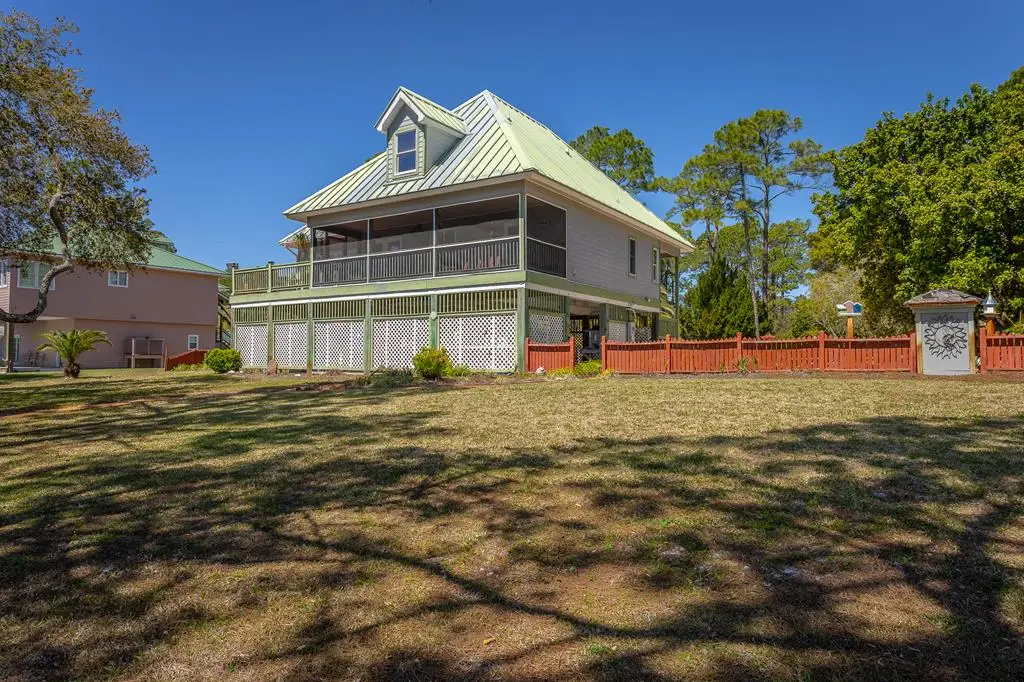 433 River Rd, Carrabelle, FL 32322 - #1