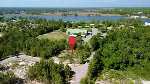 1760 Landing St, Carrabelle, FL 32322