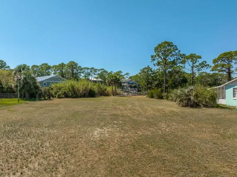 527 W Sawyer St, Saint George Island, FL 32328 - #3