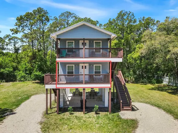 9 Shuler St, Eastpoint, FL 32328