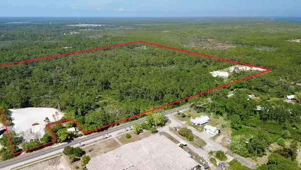 1212 Gray Ave, Carrabelle, FL 32322