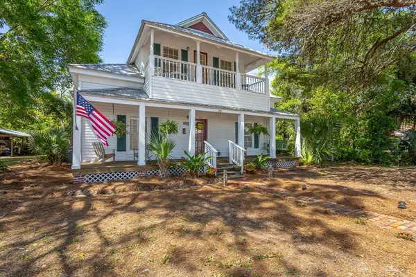 100 14th St, Apalachicola, FL 32320