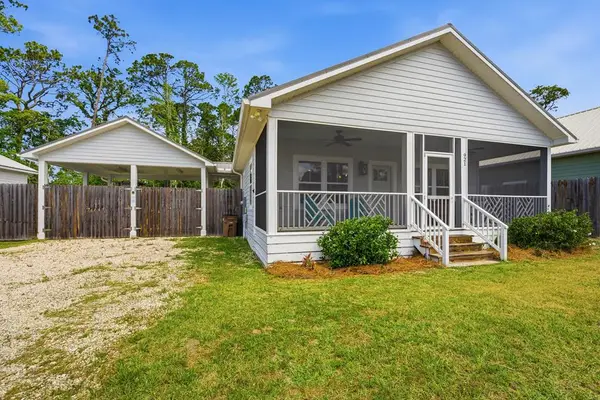 921 20th St, Port St. Joe, FL 32456