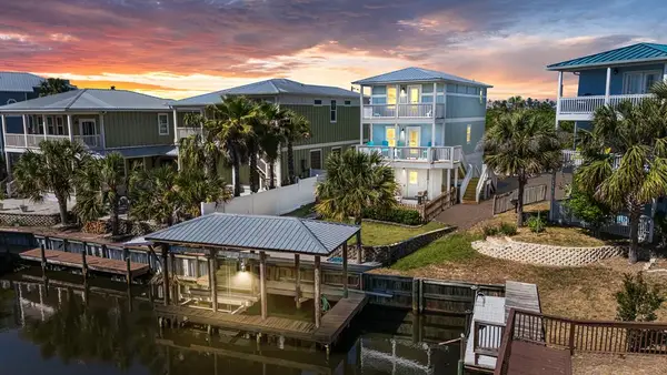 111 N 32nd St, Mexico Beach, FL 32456