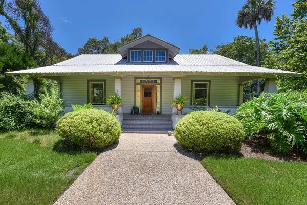 160 Ave C, Apalachicola, FL 32320
