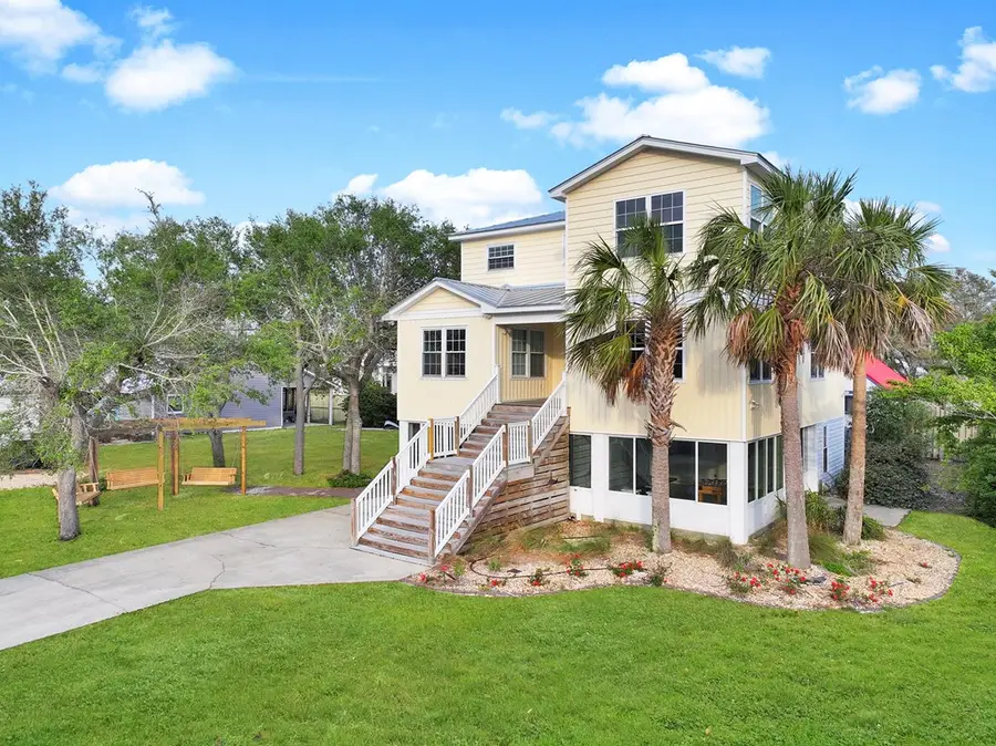 106 22nd St, Mexico Beach, FL 32456 - #2