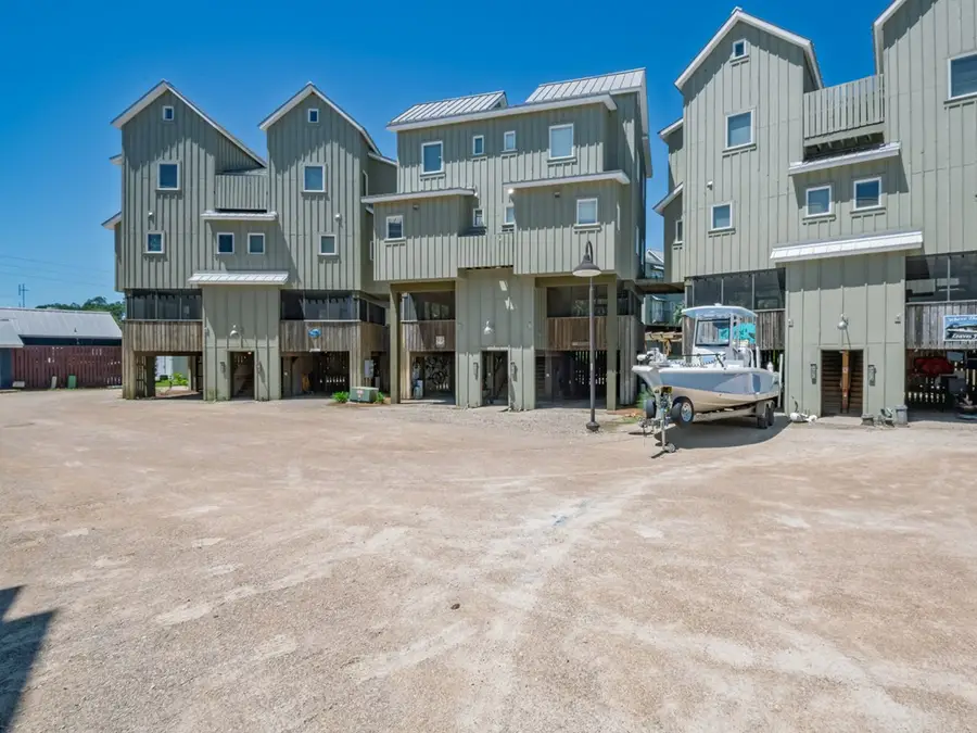 369 Pirates Landing Dr, Carrabelle, FL 32322 - #3