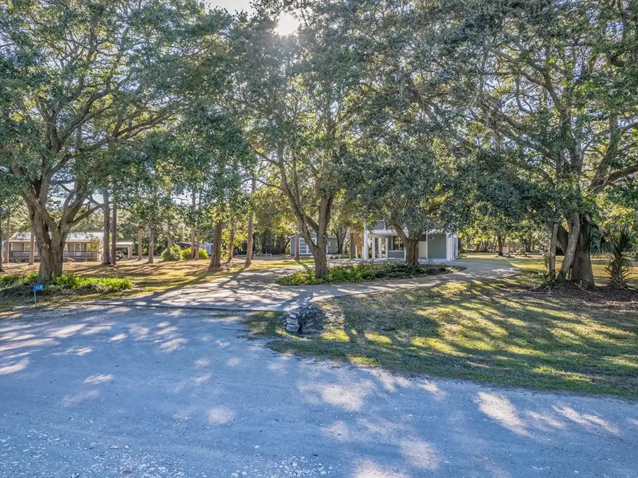 140 Craig St, Carrabelle, FL 32322 - #2