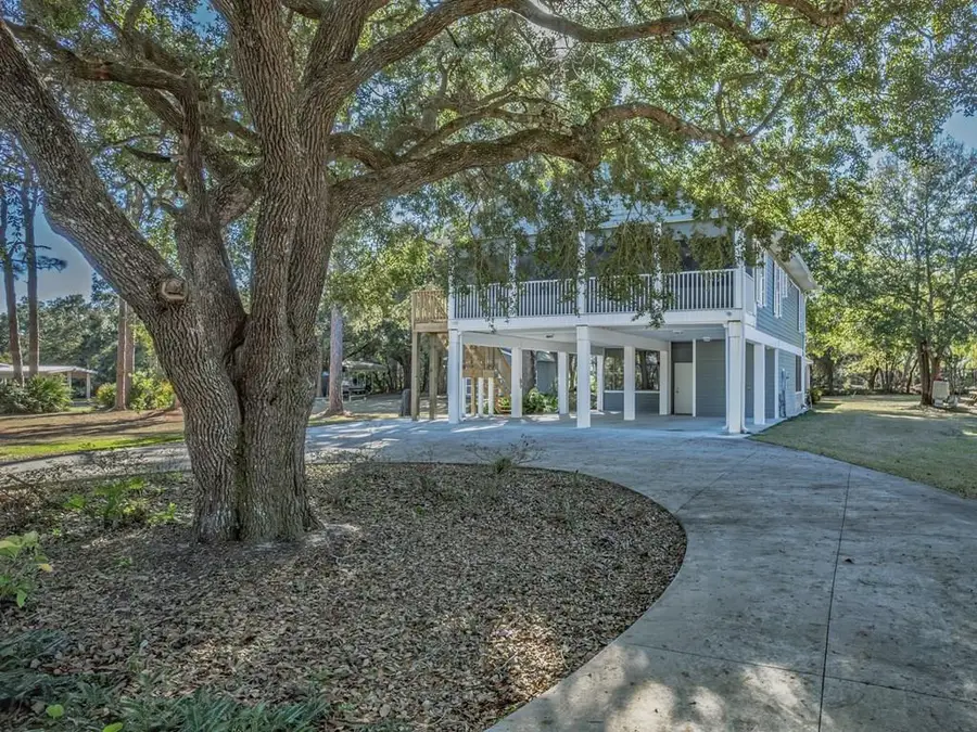 140 Craig St, Carrabelle, FL 32322 - #3