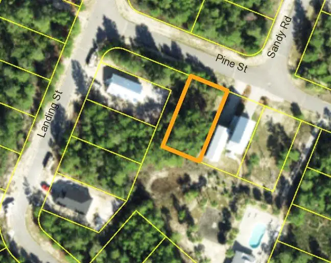 164 Pine St, Carrabelle, FL 32322 - #1