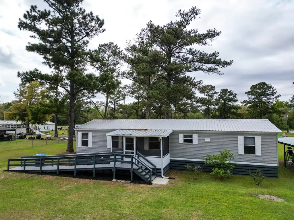 280 Hurd St, Wewahitchka, FL 32465 - #1